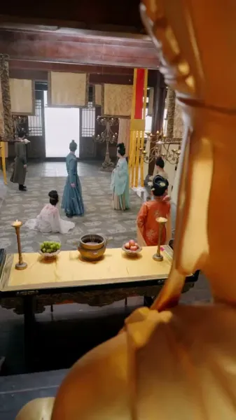 เงามายาในวังสลาย