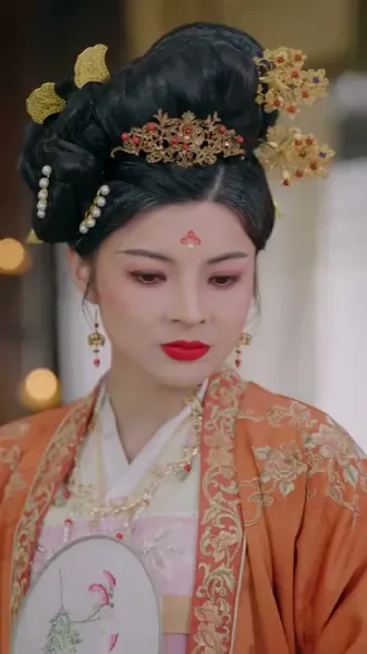 เงามายาในวังสลาย