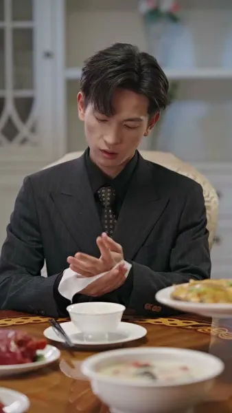 ข้ามเวลาเป็นนางร้าย  อยากหย่าทุกวัน