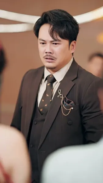 แม่บ้านบัลลังก์เพชร