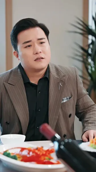 แม่บ้านบัลลังก์เพชร