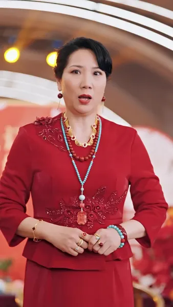 แม่บ้านบัลลังก์เพชร