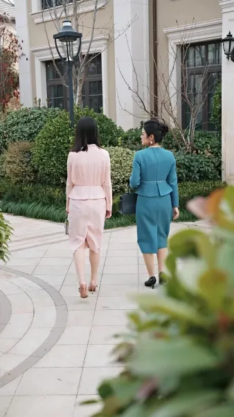 แม่บ้านบัลลังก์เพชร