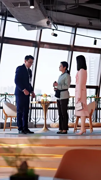 แม่บ้านบัลลังก์เพชร