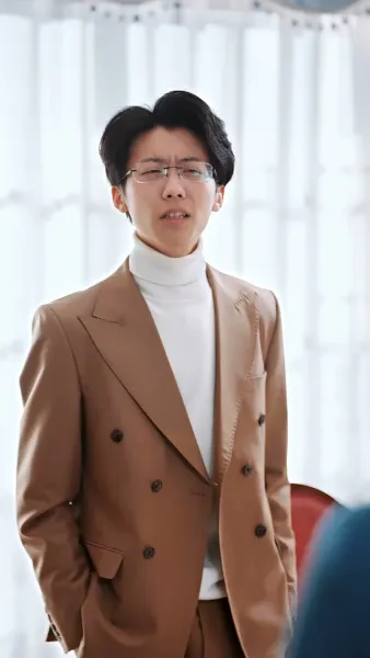 แม่บ้านบัลลังก์เพชร