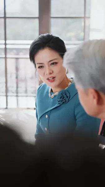 แม่บ้านบัลลังก์เพชร