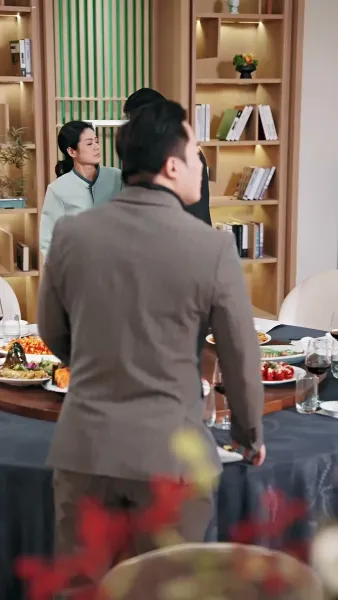 แม่บ้านบัลลังก์เพชร