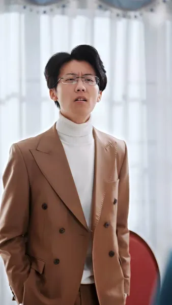 แม่บ้านบัลลังก์เพชร