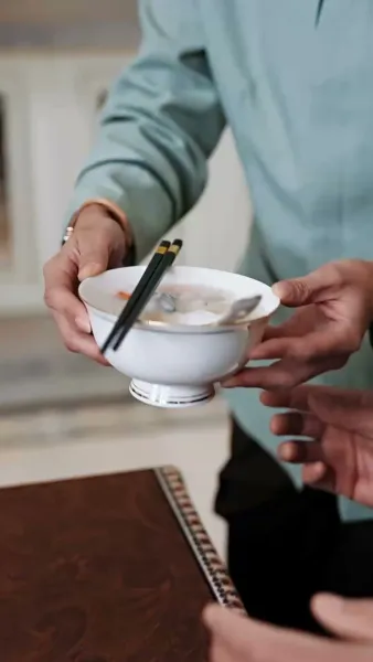 แม่บ้านบัลลังก์เพชร