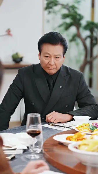 แม่บ้านบัลลังก์เพชร