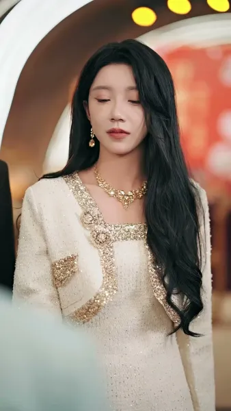 แม่บ้านบัลลังก์เพชร