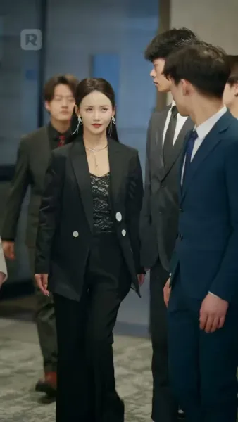 จักรวาลส่งเธอมา