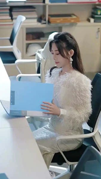 ท่านประธาน คุณแอบรักไม่เนียนเลย