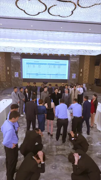 （พากย์ไทย）ลูก บ้านเราไม่ได้จนจริงๆ