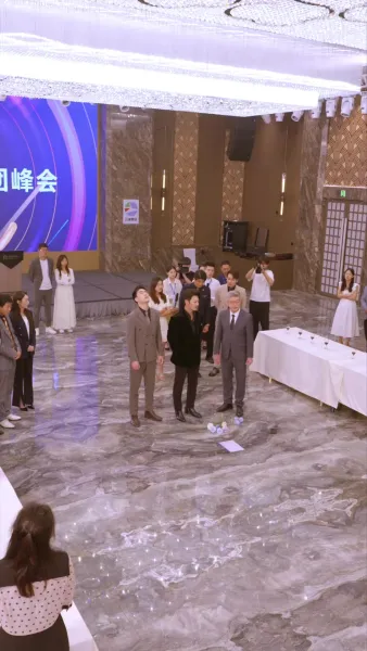 （พากย์ไทย）ลูก บ้านเราไม่ได้จนจริงๆ