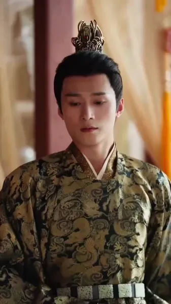 รักเร้นแสงจันทร์: กลเกมวัง