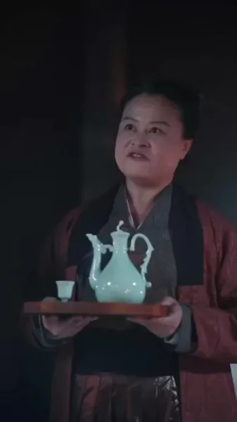 รักเร้นแสงจันทร์: กลเกมวัง