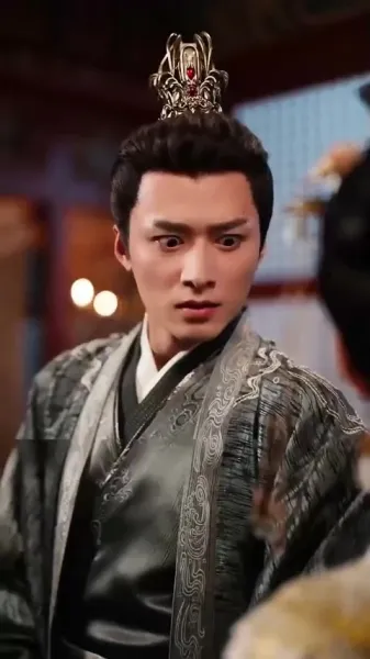 รักเร้นแสงจันทร์: กลเกมวัง