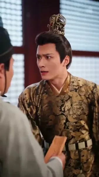 รักเร้นแสงจันทร์: กลเกมวัง