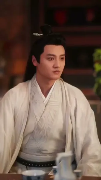 รักเร้นแสงจันทร์: กลเกมวัง