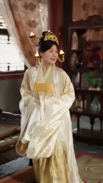 รักเร้นแสงจันทร์: กลเกมวัง