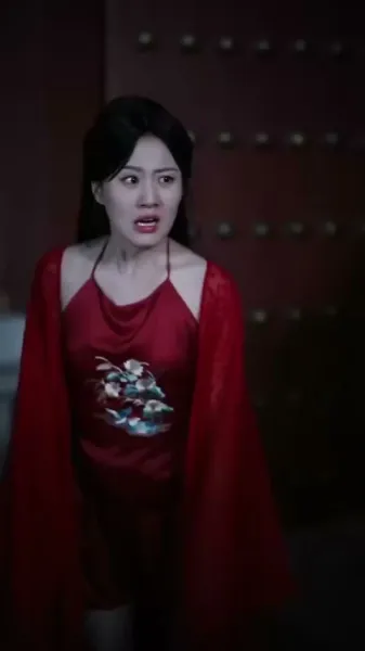 รักเร้นแสงจันทร์: กลเกมวัง