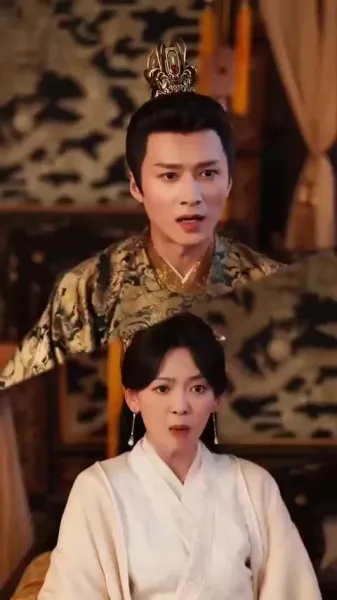 รักเร้นแสงจันทร์: กลเกมวัง