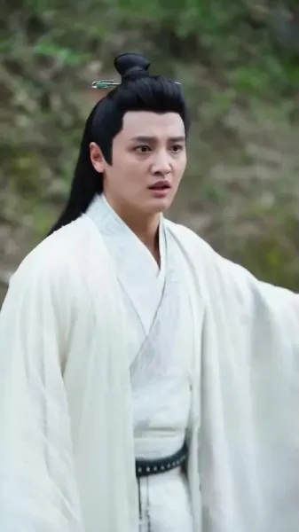 รักเร้นแสงจันทร์: กลเกมวัง