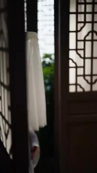 รักเร้นแสงจันทร์: กลเกมวัง