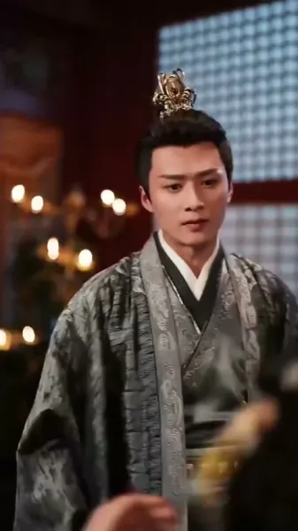 รักเร้นแสงจันทร์: กลเกมวัง