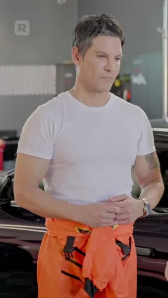 (พากย์) มหาเศรษฐีผู้หลบซ่อนบนฟากฟ้า