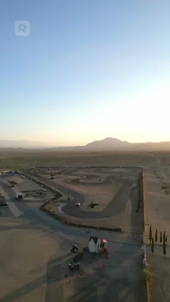 (พากย์) มหาเศรษฐีผู้หลบซ่อนบนฟากฟ้า