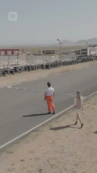 (พากย์) มหาเศรษฐีผู้หลบซ่อนบนฟากฟ้า