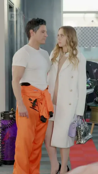 (พากย์) มหาเศรษฐีผู้หลบซ่อนบนฟากฟ้า