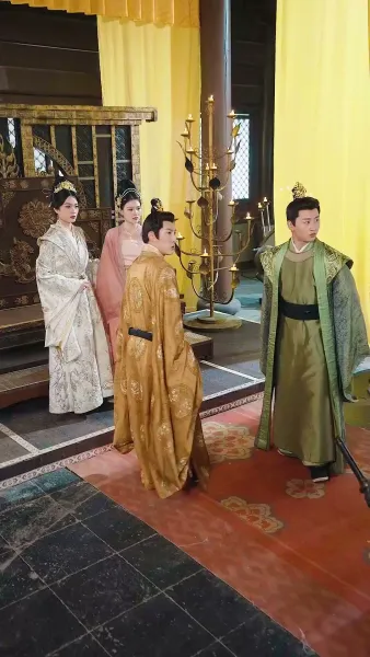 ข้ามเวลา ปฏิวัติหอนางโลม