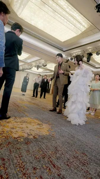 ผมไม่ใช่แค่หมอมหัศจรรย์ แต่ยังเป็นพระเจ้า