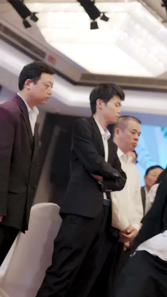 ผมไม่ใช่แค่หมอมหัศจรรย์ แต่ยังเป็นพระเจ้า