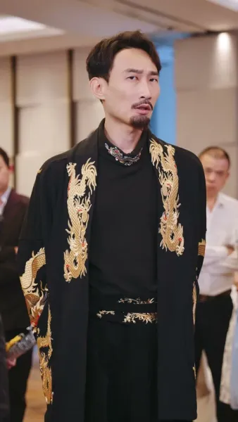 ผมไม่ใช่แค่หมอมหัศจรรย์ แต่ยังเป็นพระเจ้า