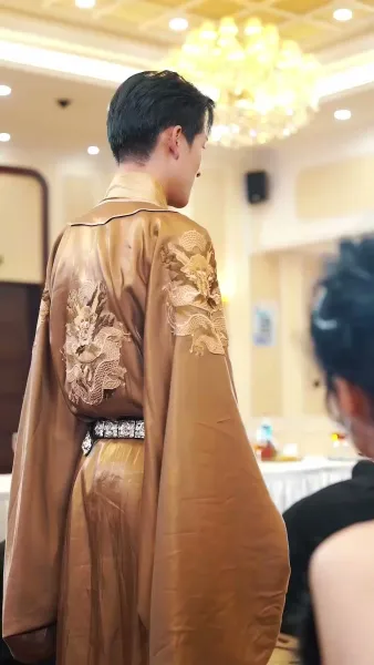 ฮีโร่ ที่ถูกดูหมิ่น(พากย์เสียง)