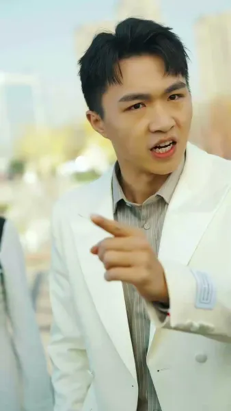 ฮีโร่ ที่ถูกดูหมิ่น(พากย์เสียง)