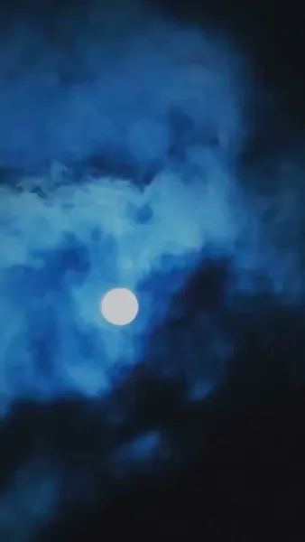 หยกขังรัก