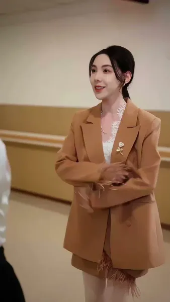 เธอที่อยู่ปลายสาย