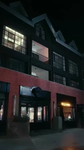 เธอที่อยู่ปลายสาย