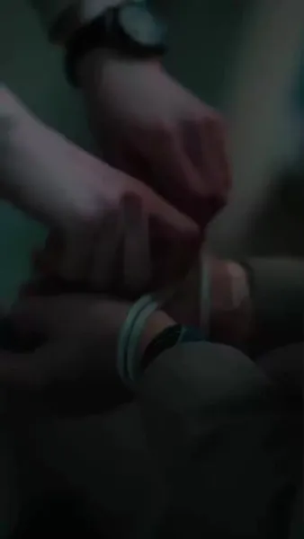 เธอที่อยู่ปลายสาย