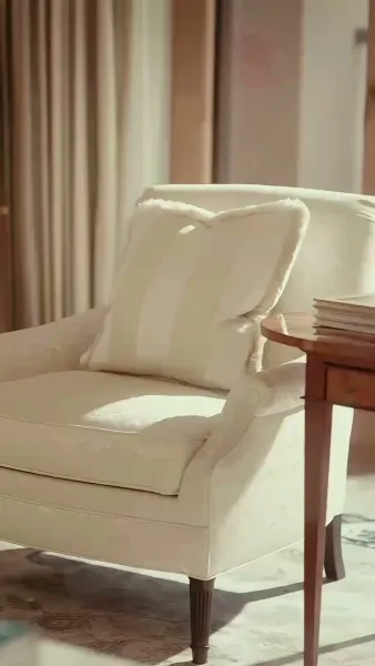 เธอที่อยู่ปลายสาย