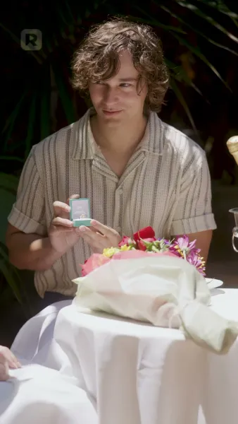 กอดกลางเงามืด