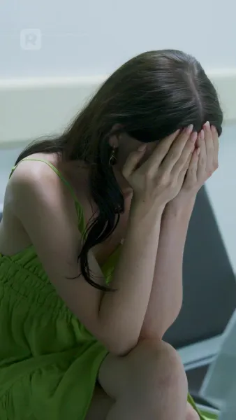 กอดกลางเงามืด