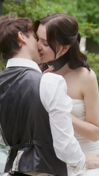 กอดกลางเงามืด