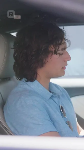 กอดกลางเงามืด