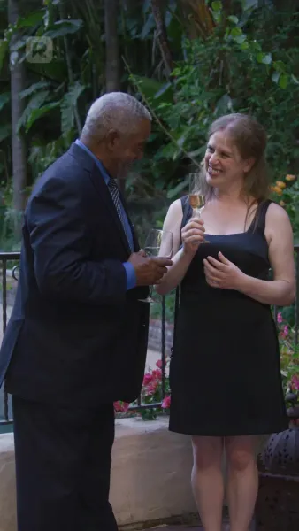 กอดกลางเงามืด